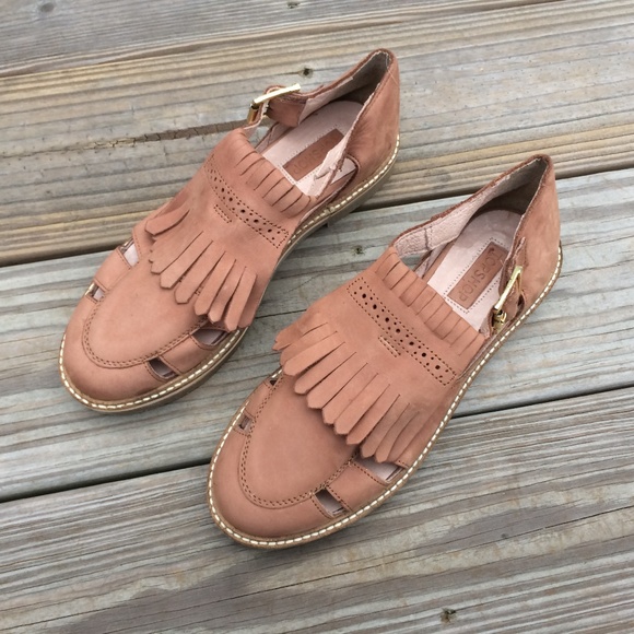Topshop Shoes - Top Shop Women Shoe Tassel  Sandal Tan Size 38 Eur
